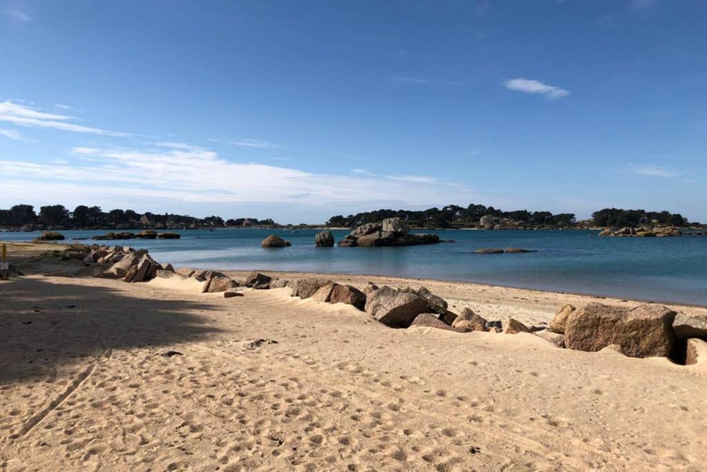 Maison Avec Spa Cote De Granit Rose トレガステル エクステリア 写真