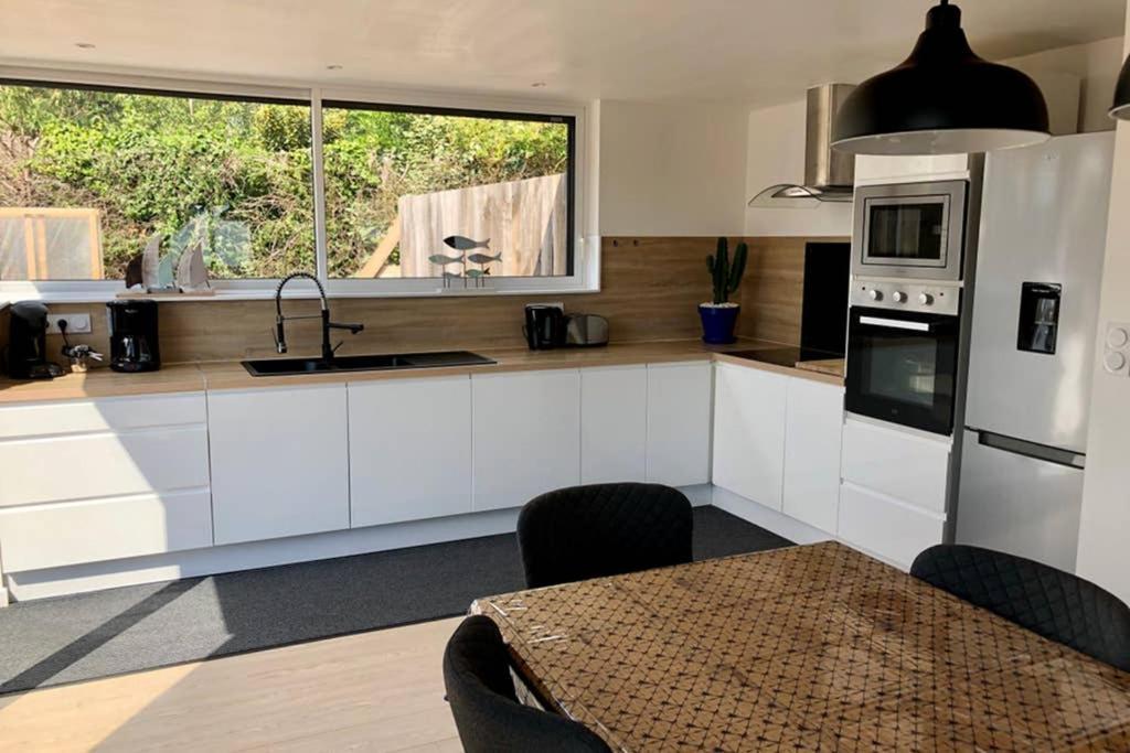Maison Avec Spa Cote De Granit Rose トレガステル エクステリア 写真