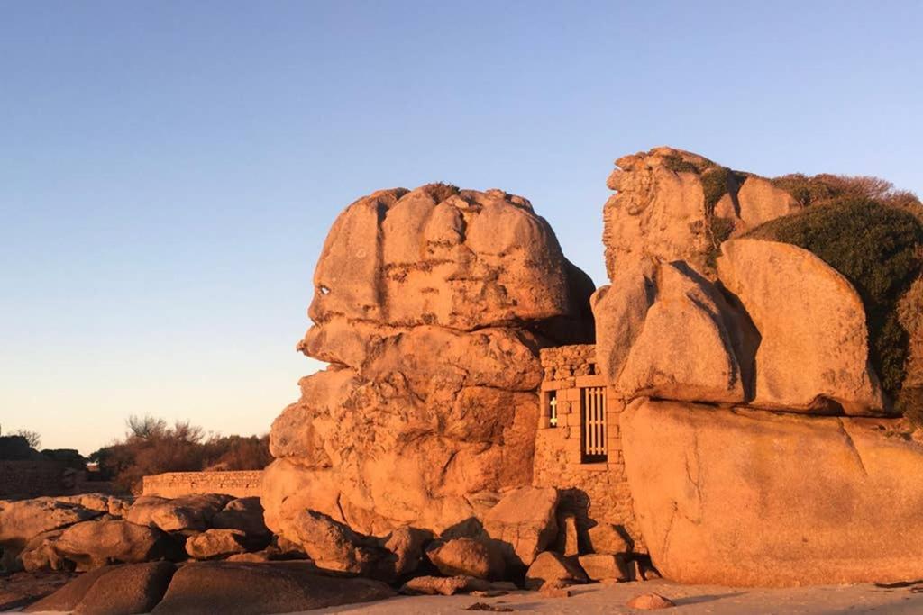 Maison Avec Spa Cote De Granit Rose トレガステル エクステリア 写真