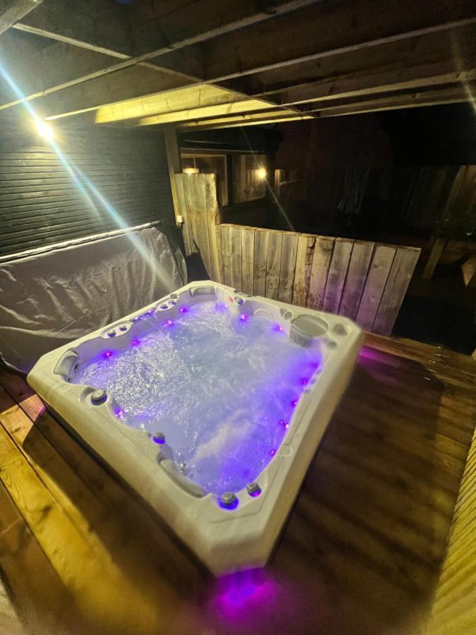 Maison Avec Spa Cote De Granit Rose トレガステル エクステリア 写真